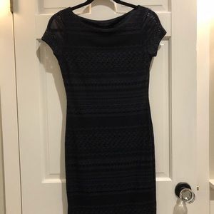 BANANA REPUBLIC GORGEOUS STRETCH THICK LACE DRESS
